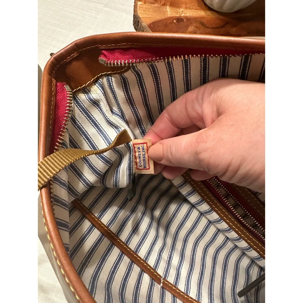 Dooney & Bourke Taupe Nylon Hobo Shoulder Bag Leather Trim Coin Purse Set